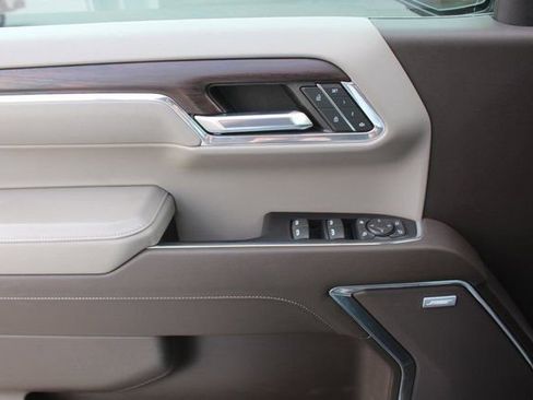 Used 2023 GMC Sierra 1500 SLT image 34