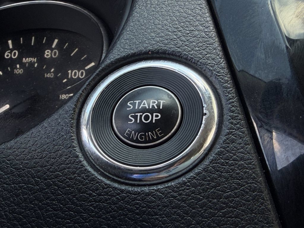 Used 2019 Nissan Rogue SV FWD image 23