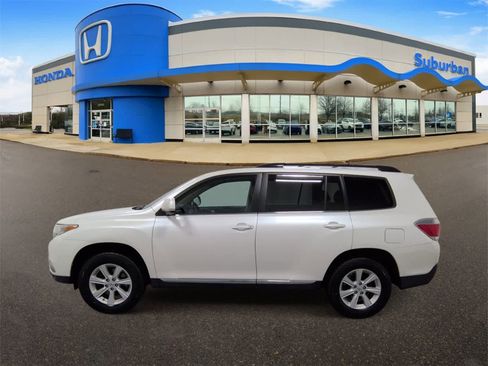 Used 2013 Toyota Highlander Plus image 5