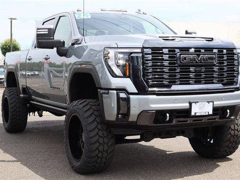 Used 2024 GMC Sierra 2500 Denali Ultimate AWD/4WD image 8