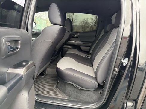 Used 2023 Toyota Tacoma TRD Sport image 15