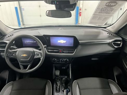 Used 2025 Chevrolet TrailBlazer LT AWD/4WD image 10