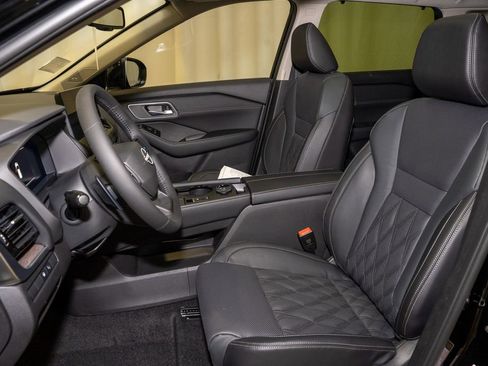 New 2026 Nissan Rogue Platinum w/ Platinum Premium Package image 13