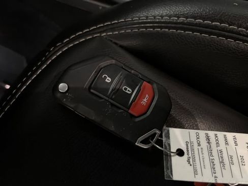 Used 2022 Jeep Wrangler Unlimited Sahara image 26