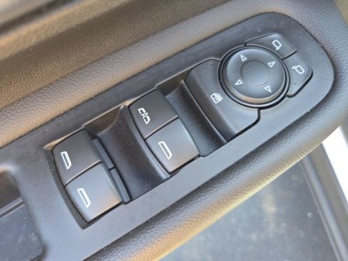 Used 2023 GMC Terrain SLT AWD/4WD image 27