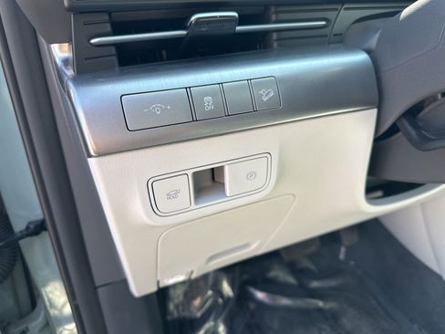 Used 2025 Hyundai Kona Limited AWD/4WD image 14
