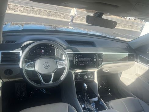 Used 2023 Volkswagen Atlas SE w/ Panoramic Sunroof Package image 15