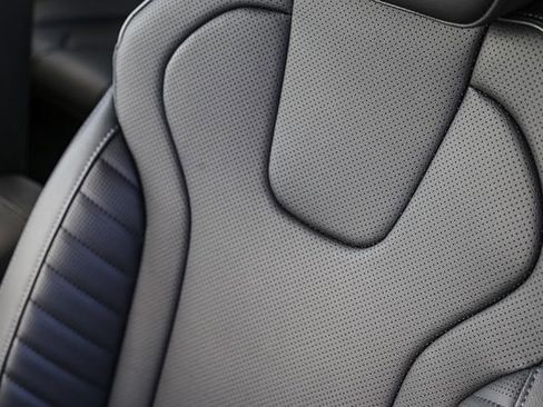 New 2025 Hyundai Elantra Limited FWD image 30