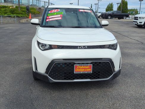 Used 2024 Kia Soul LX w/ Option Group 015 FWD image 2