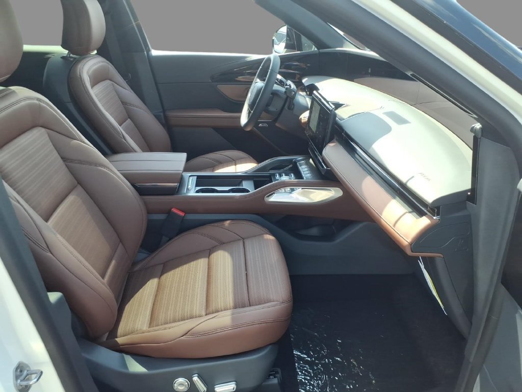 New 2026 Lincoln Nautilus Reserve AWD/4WD image 12