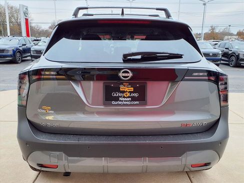 New 2026 Nissan Kicks SR w/ Illumination Package AWD/4WD image 8