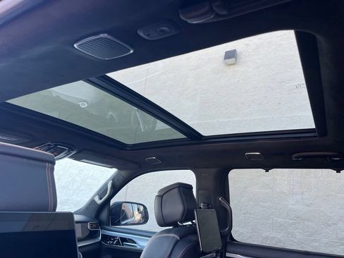 Certified 2022 Jeep Grand Wagoneer Series III w/ Rear Seat Video Group 1 AWD/4WD image 29