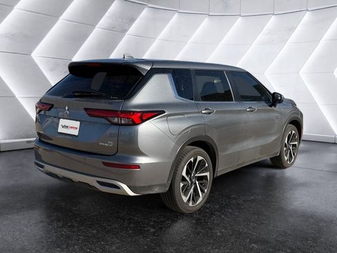 Used 2024 Mitsubishi Outlander SE image 4