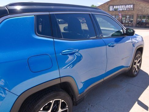 Used 2025 Jeep Compass Limited AWD/4WD image 9