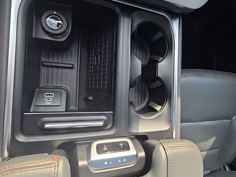 Used 2025 Ford Expedition Active AWD/4WD image 39