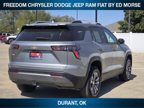 Used 2025 Chevrolet Equinox LT w/ Convenience Package II image 3