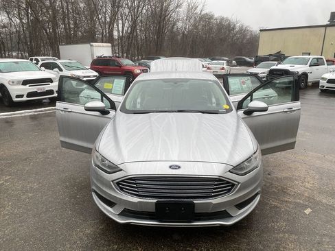 Used 2018 Ford Fusion S image 29