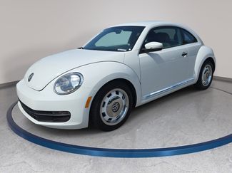 Used 2015 Volkswagen Beetle 1.8T Classic FWD video 1