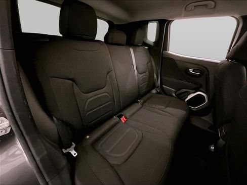 Used 2018 Jeep Renegade Latitude w/ UConnect 8.4 Nav Group AWD/4WD image 26