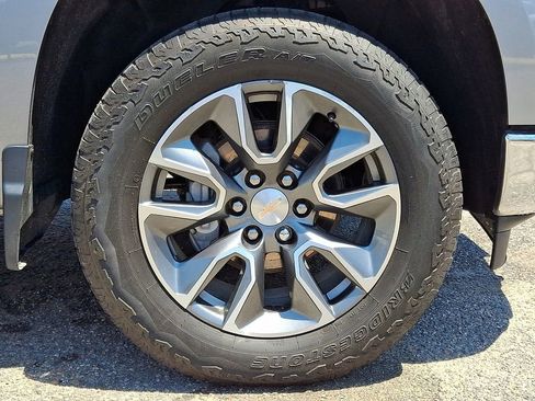 Certified 2024 Chevrolet Silverado 1500 LT AWD/4WD image 8