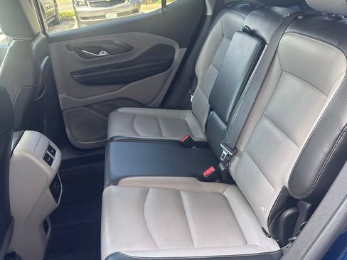 Used 2022 GMC Terrain SLT w/ Infotainment Package II FWD image 14
