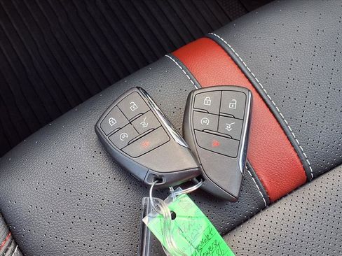 Used 2024 Chevrolet Traverse RS w/ LPO, Floor Liner Package image 17