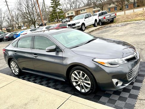 Used 2014 Toyota Avalon Limited image 2
