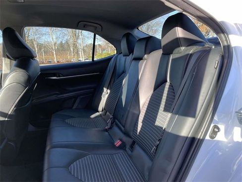 Used 2022 Toyota Camry SE image 16