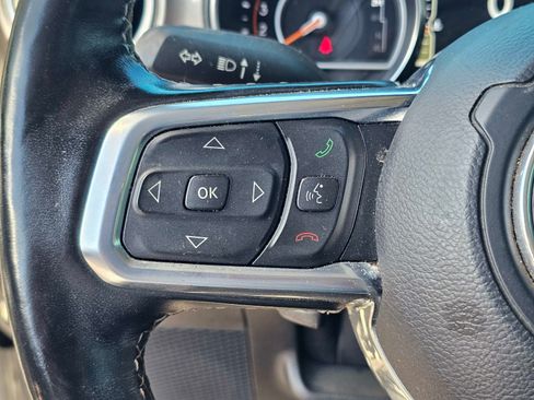 Used 2020 Jeep Wrangler Unlimited Sahara w/ LED Lighting Group AWD/4WD image 21