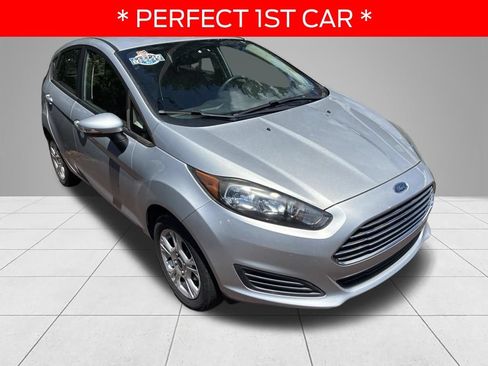Used 2016 Ford Fiesta SE FWD image 3