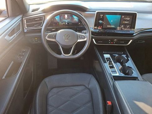 Used 2024 Volkswagen Atlas Cross Sport SE image 11