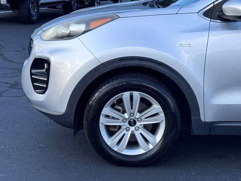 Used 2018 Kia Sportage LX AWD/4WD image 33