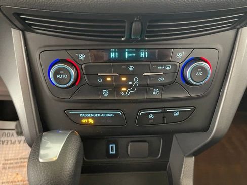 Used 2017 Ford Escape SE AWD/4WD image 43