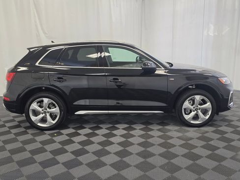 Certified 2025 Audi Q5 2.0T Premium Plus w/ Premium Plus Package image 7