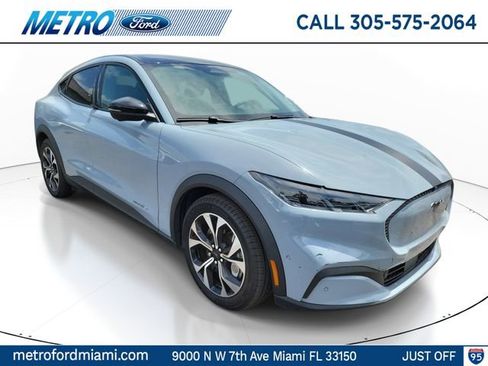 Used 2024 Ford Mustang Mach-E Select image 1