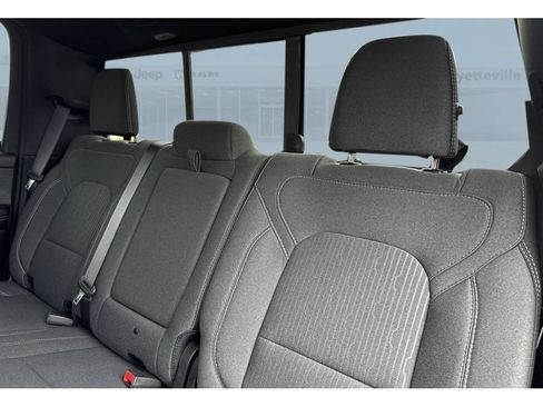 Used 2023 RAM 1500 Big Horn AWD/4WD image 28
