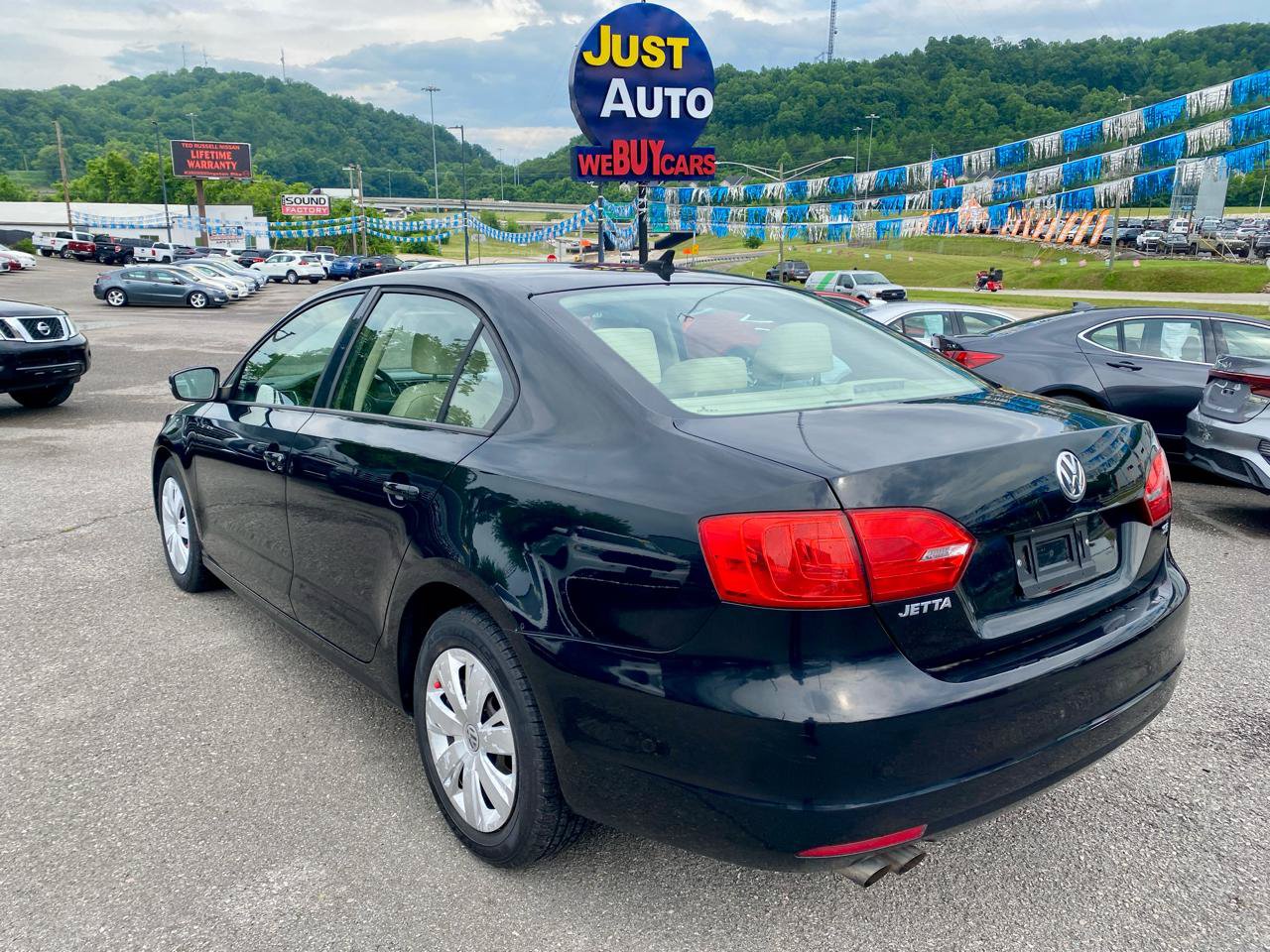 Used 2014 Volkswagen Jetta SE FWD image 4