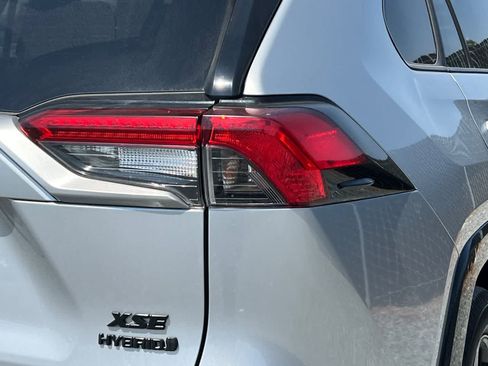 Used 2019 Toyota RAV4 XSE w/ XSE Weather Package AWD/4WD image 13