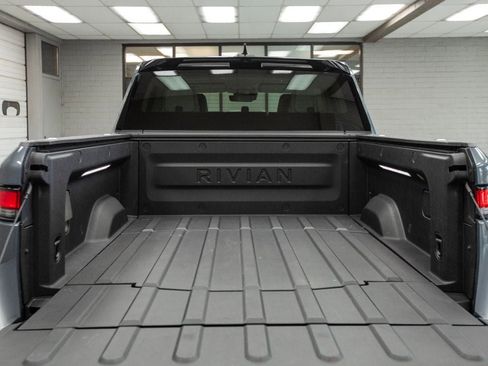 Used 2022 Rivian R1T Adventure image 32