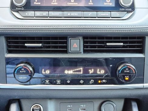 Certified 2023 Nissan Rogue SV FWD image 24