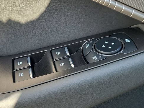 New 2026 Ford Explorer Active RWD image 30