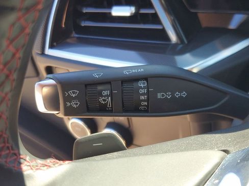 Used 2025 Chevrolet Suburban RST image 27