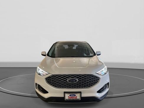 Used 2024 Ford Edge SEL w/ Convenience Package image 3