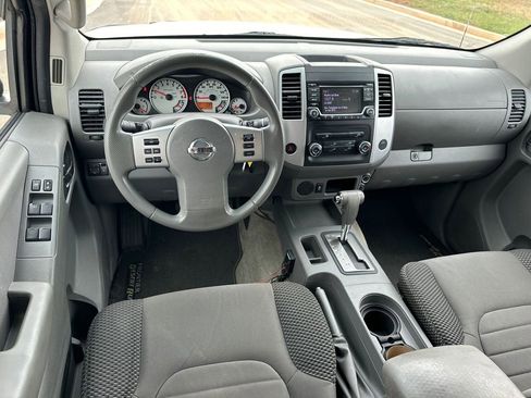 Used 2015 Nissan Frontier Desert Runner RWD image 22