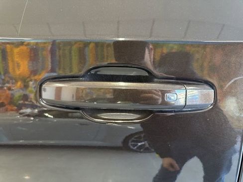 Used 2019 GMC Sierra 1500 SLE w/ SLE Value Package image 17