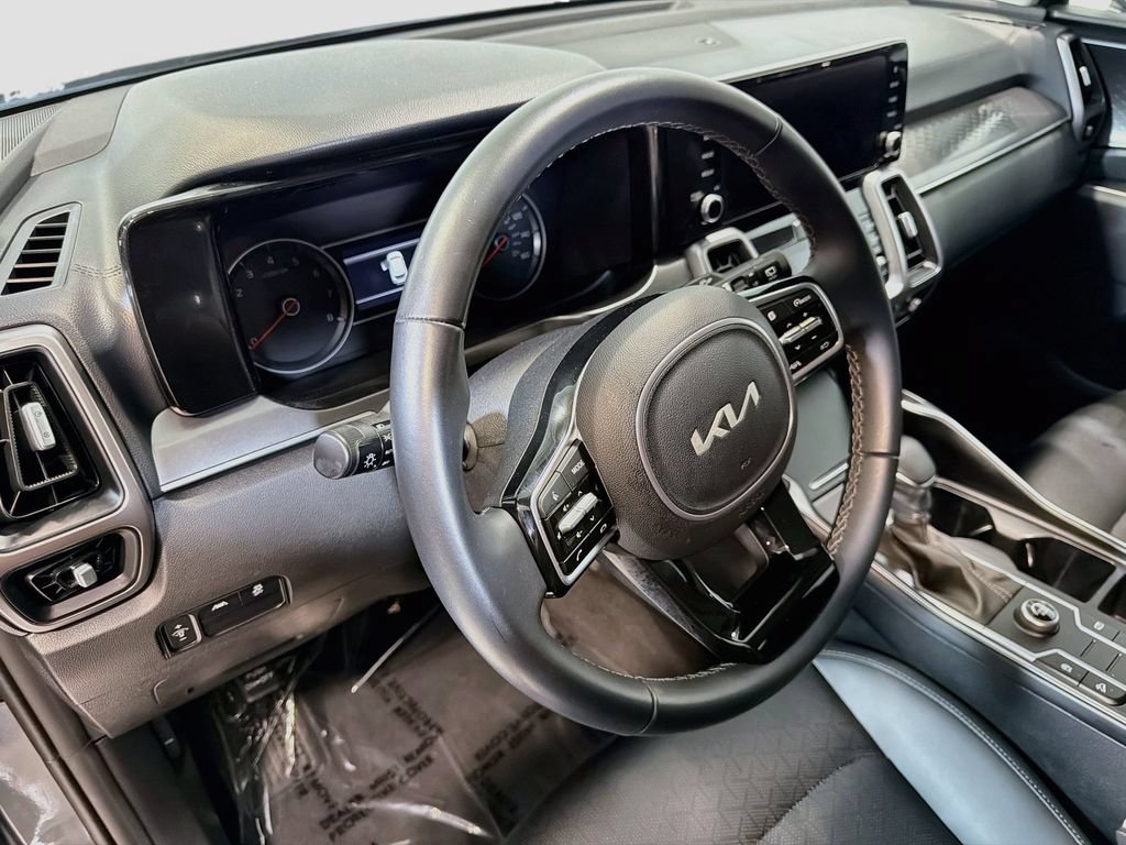 Used 2023 Kia Sorento S w/ Panoramic Sunroof Package FWD image 11