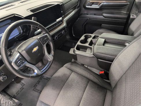Used 2024 Chevrolet Silverado 1500 LT AWD/4WD image 9