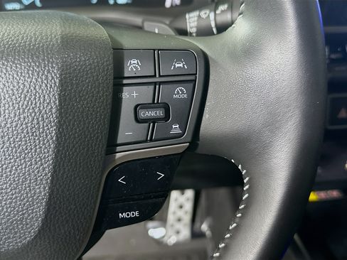 Used 2025 Toyota Camry SE FWD image 17