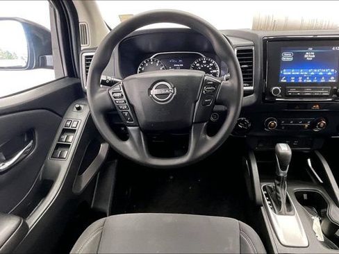 Used 2022 Nissan Frontier SV AWD/4WD image 4