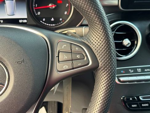Used 2019 Mercedes-Benz GLC 300 4MATIC w/ Premium Package image 17